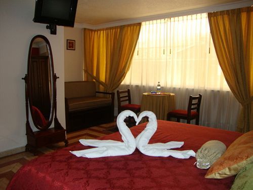 Hotel Plaza Victoria 3*